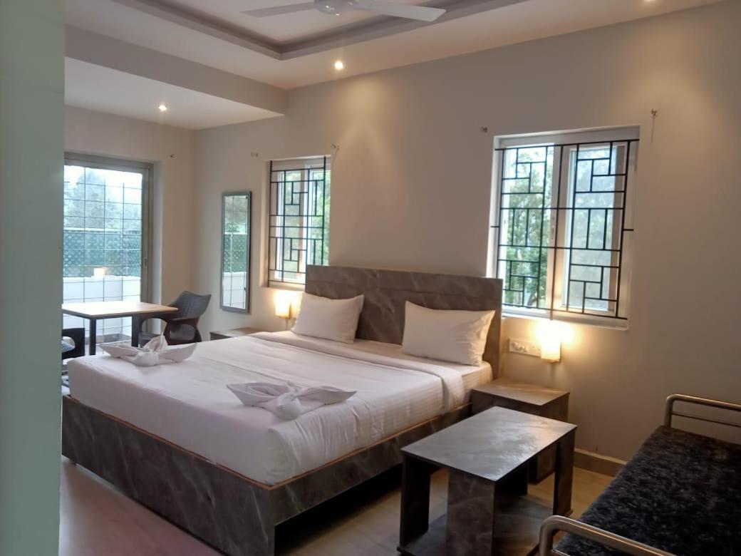Hotel Peppers Йеркод Экстерьер фото